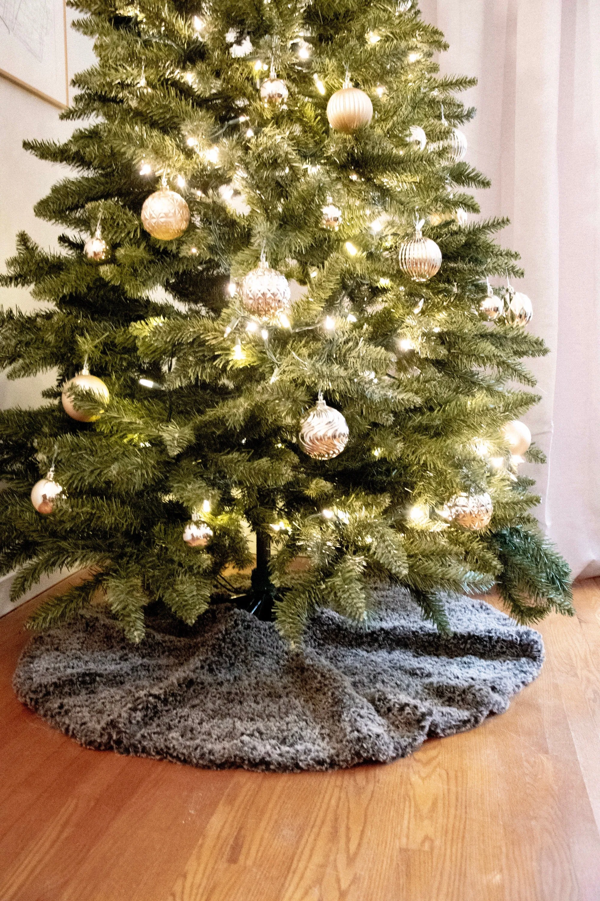 Fable Fur Tree Skirt Crochet Pattern