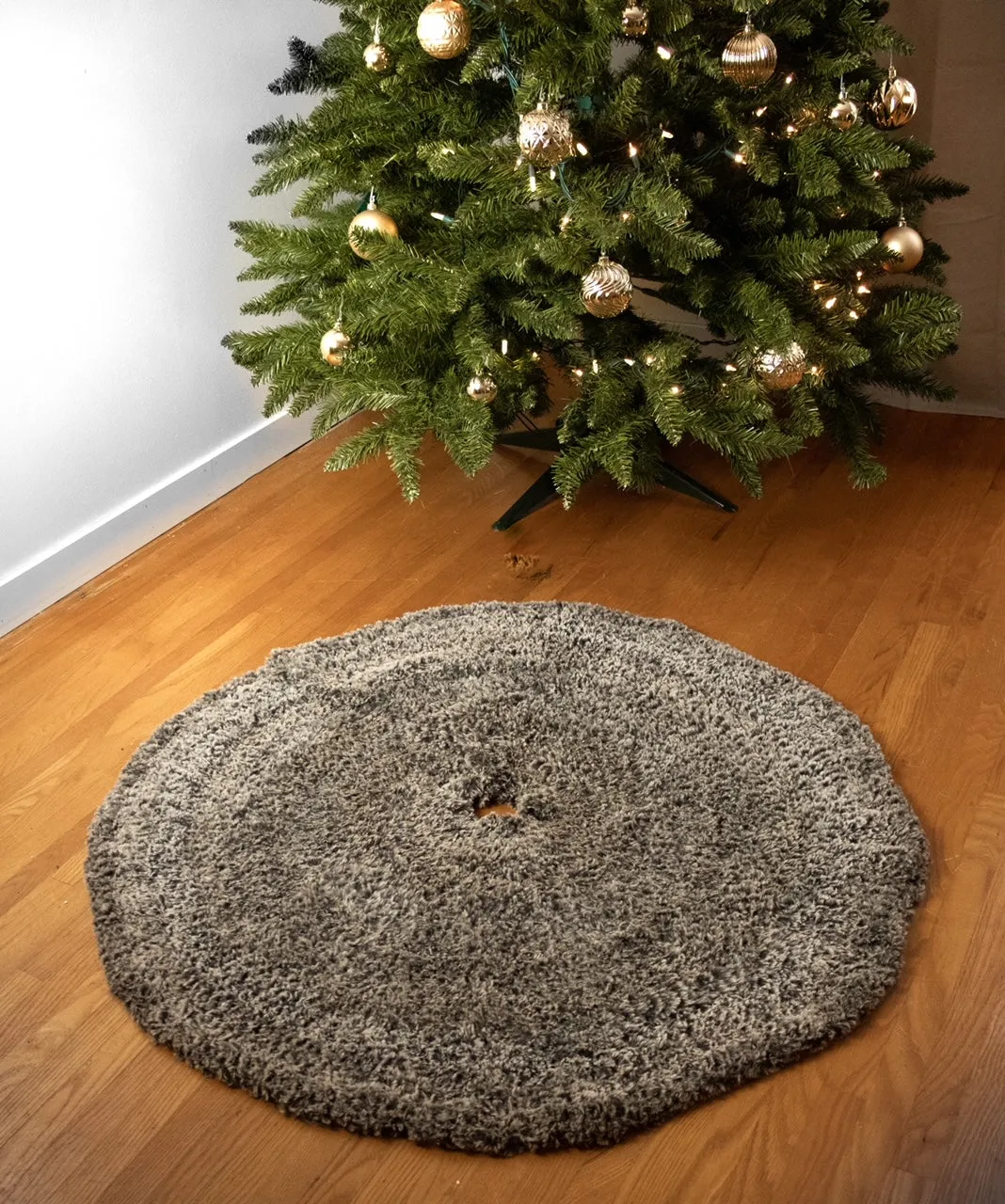 Fable Fur Tree Skirt Crochet Pattern